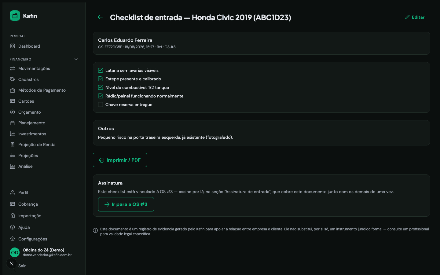 Checklist de entrada de veículo no Kafin, com itens de vistoria marcados e observação sobre um risco pré-existente